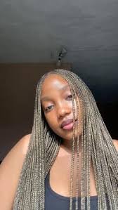 Daisy Stokes (honeybeedaisy)