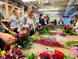Students Enjoy Floral Design Classes At Iowa State Featuring Lecturer Dan Brabec Department Of Horticulture