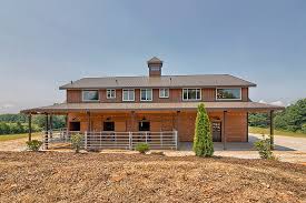 45+beautiful classic and rustic old barns inspirations / freshouz.com. Tour A Six Stall Barn With Luxurious Living Quarters Stable Style