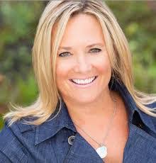 Amy Toth's Instagram, Twitter & Facebook