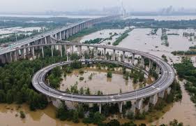 The delta works in the netherlands is the largest flood protection project in the world. Inondations En Chine 140 Morts Ou Disparus Wuhan Menacee Le Devoir