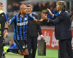 Felipe melo non si smentisce e sfodera un'altra delle sue prestazioni. Felipe Melo Celebrates Maintaining Inter Milan S 100 Per Cent Record By Kissing His Wife Plus More From The European Papers Daily Mail Online