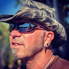 Buy Flux Polarized Fashion Sunglasses with Anti-Slip Function and Light  Frame