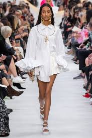 Valentino Spring 2020 Ready To Wear Collection Valentino Clothing Fashion Ready To Wear