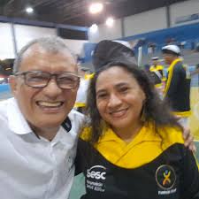 Na caminhada da vida, encontramos pessoas boas, legais, importantes,  marcantes, inesquecíveis... ou simplesmente Cleuton Melo e Helen Basso.  Duas figuras únicas, com personalidades bem diferentes, mas igualmente  especiais. Tive o privilégio de