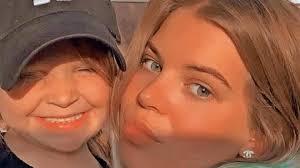 Fik barn som 18-årig: Emma er music manager om natten