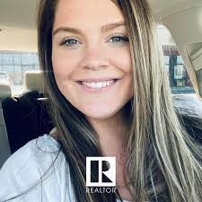 Olivia Lemmon's Instagram, Twitter & Facebook