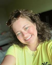 Allison Risner's Instagram, Twitter & Facebook