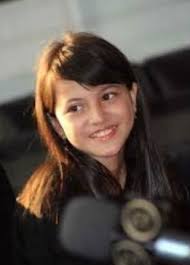 Rika poisons bawang putih's mother and marries her father. Toook Mung Maksudnya Saya Sayang Kamu Ramai Orang Gelak Besar Tengok Zizan Kenakan Artis Comel Ini Kisah Dunia