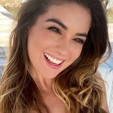 Isabel Munoz's Instagram, Twitter & Facebook