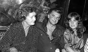 1 de 9 preta gil com o marido, rodrigo godoy — foto: Matriarca Da Familia Monteiro De Carvalho Evinha Viveu Entre A Fleuma Escandinava E O Samba Carioca Jornal O Globo