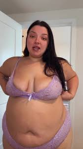 Jasminexo2000 Tries on Jeans