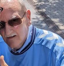 Why is there such a fight by the nesting box ? Last year used by blue tits  and this year blue tits seems they would like to use it again but the