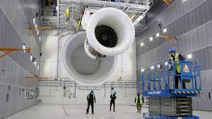 Yaklaşık 3 yıldır yapım aşamasında olan dünyanın en büyük motor test yatağı testbed 80, ilk defa kullanıma açıldı. Rolls Royce Testbed 80 The First Run Youtube