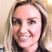 Kelly Donlon's Instagram, Twitter & Facebook