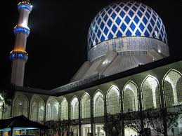 Masjid ini adalah masjid kedua terbesar di asia tenggara setelah masjid. Masjid Negeri Selangor Mapio Net