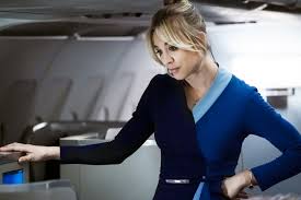 Menceritakan kisah cinta diam diam antara istri silahkan siapkan minuman dan cemilan sebelum nonton secret in bed with my boss. Kaley Cuoco Stars In The Highly Entertaining The Flight Attendant On Hbo Max Tv Streaming Roger Ebert