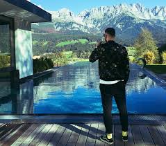 Alpen Hotels Kennt Ihr Das Sepp Die Coolste Unterkunft In Den Bergen Spa Hotel Osterreich Sudtirol Urlaub Alpen Urlaub