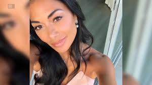 The singer, 41, shared an instagram picture of a peculiar purple light which. Nicole Scherzinger Wow Das Ist Ihre Hubsche Halbschwester Keala