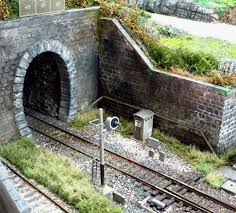 200 Tunnel Ideen Modellbahn Modelleisenbahn Eisenbahn Noch 36022feuerwehr in orangefarbenen schutzanzug 5 figuren spur n.