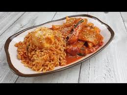 Leckeres Koreanisches Rezept Tteokbokki Scharfer Reiskuchen Zum Nachkochen Kalorien 127 Kochzeit 20 Sudkorea Tteokbokki Recipe Recipes Cooking Recipes