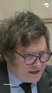 Javier Milei y Cecilia Moreau protagonizaron un insólito cruce durante la  sesión de Diputados para repudiar el atentado a Cristina Kirchner. 📲 Más  información en https://clar.in/3cKF1Re