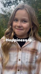 Stephanie Paras's Instagram, Twitter & Facebook