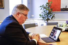 Na de zware rellen van het weekend gaat het weer fout. Koning Videobelt Met Bruls Over Rellen Rond Avondklok Rellen Avondklok Gelderlander Nl