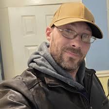 What softball teams are available to join in Framingham, Massachusetts?