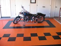 The scene with his garage at the end is by far my favorite in the movie because i love workshops and building stuff. Harley Davidson Garage Decogarage Swisstrax Europe