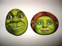 Painted Stones Shrek Fiona Portraits By Lefteris Kanetis Https Www Facebook Com L Kanetis Paintedstones Resim Sanat Taslar