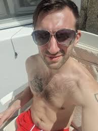 Any hot boy is out of country please text me