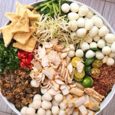 Sebab banyak letak serai dan makan dengan sambal udang kering. Resepi Mee Kari Ayam Che Nom