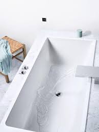 Badewanne fliesen waschbecken toilette renovieren badezimmer gestalten moderne badezimmer kleine duschen toiletten ideen. Moderne Badewanne Bilder Ideen Couch