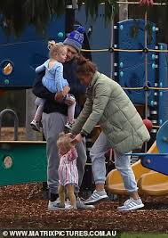Who is gary rohan's girlfriend madi bennett age? Afl Gary Rohan S Girlfriend Madi Bennett Plays Stepmum To His Two Daughters Daily Mail Online