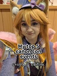 Women Cosplays at Con