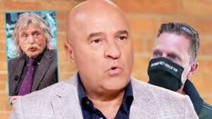 Linda de Mol gillend op de bank: wat is er nú weer aan de hand?