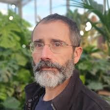 Daniel Kipper's Instagram, Twitter & Facebook