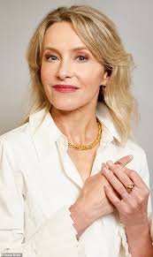 The £7,000 pain-free eyelift that takes 30 minutes and leaves your friends  wondering