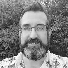 Sara Hilton's Instagram, Twitter & Facebook