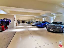 Sublime 45 Incredible Underground Parking Garage Design Https Decoredo Com 11179 45 Incredible Underground Pa Garage Design Luxury Garage Underground Garage