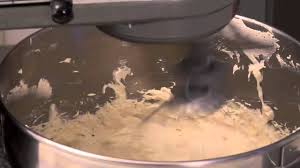 Une Creme Au Beurre A L Erable En Trois Ingredients Estrieplus Com Youtube