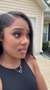 Shauna Beck's Instagram, Twitter & Facebook