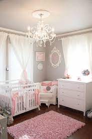 Babyzimmer in grau und rosa gestalten entzuckende ideen fur eine. Kinderzimmer Einrichten Ideen Fur Baby Madchen Rosa Teppich Im Zentrum Des Zimmers De Ideen Fur Babyzimmer Madchen Madchen Zimmer Ideen Kinderzimmer Einrichten