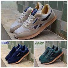 Reebok's classics shoes are born from sports straight out of the 80s and 90s—bold retro sneakers that remain legends on the basketball court, tennis court, track and trails. Sepatu Reebok Classic Pria Sepatu Reebok Pria Baru Reebok Casual Terbaru Dan Termirah Shopee Indonesia