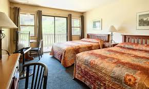 The trail is primarily used for hiking, walking, downhill skiing, and snowshoeing and is best used from october until april. Pine Inn Panorama Mountain Resort
