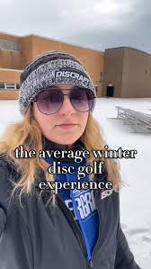 Not to mention it gets dark at 5pm😢 #discgolf #winter #frisbee #outdoors  #cold