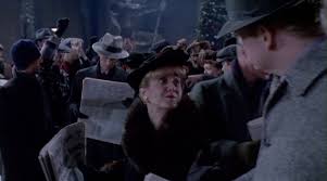 The penguin plots with evil businessman max schreck (christopher walken) to become mayor and then turn gotham into a cathedral of crime. Newtcave Recap Batman Returns Part 2 The Cat