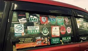 Untuk promosi orang luar join kelab ini di facebook. Kereta Banyak Sticker Islamik Tetapi Memandu Macam The Reporter