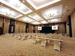 The orange ballroom allowed a wedding couple to host three wedding receptions involving around 275 people. Orange Ballroom Up To 550 Person With New Normal Procotol Picture Of Harris Hotel Sentraland Semarang Tripadvisor
